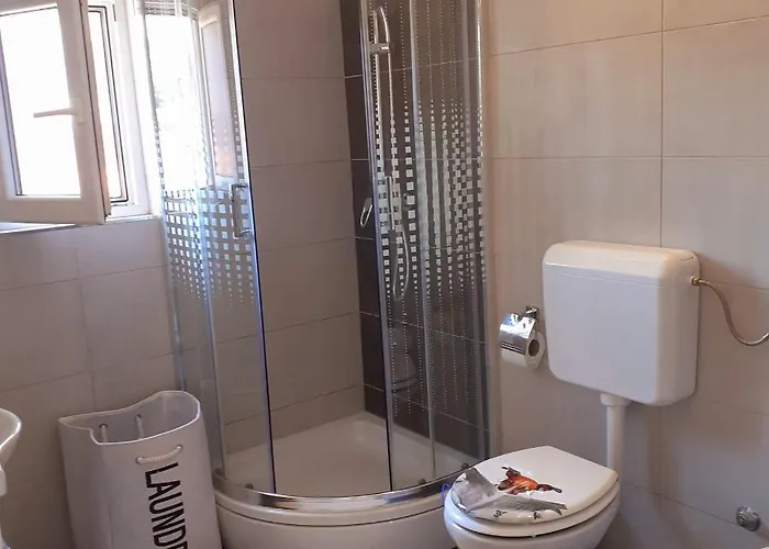 L&m Rogoznica (Sibenik-Knin)